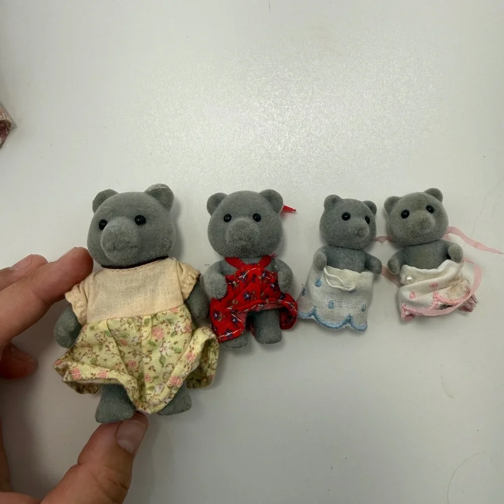 Vintage Sylvanian Families Calico Critters Evergreen Gray Bear Family Set of 6